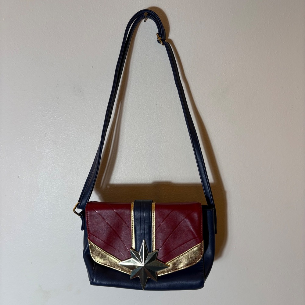 Captain Marvel Marvel Comics Crossbody Shoulder Bag‎ Purse Star Logo